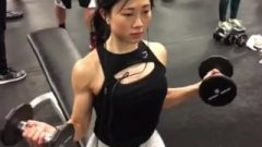 Little Thai Biceps Curls 01